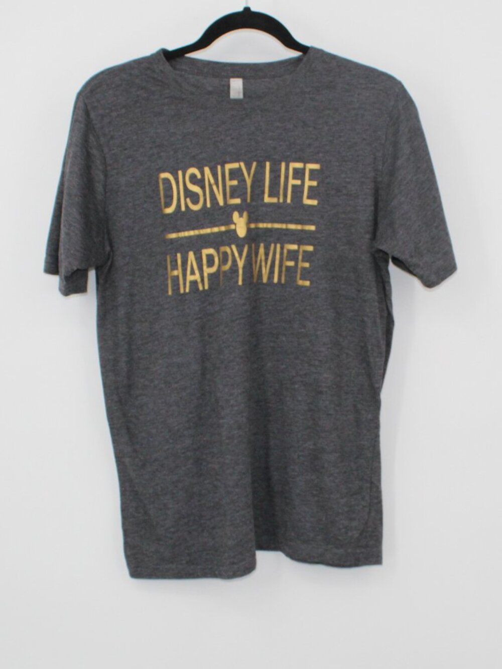 DISNEY LIFE HAPPY WIFE GRAY WOMENS TSHIRT Med Summer Vacation Mickey‎ Mouse EXC